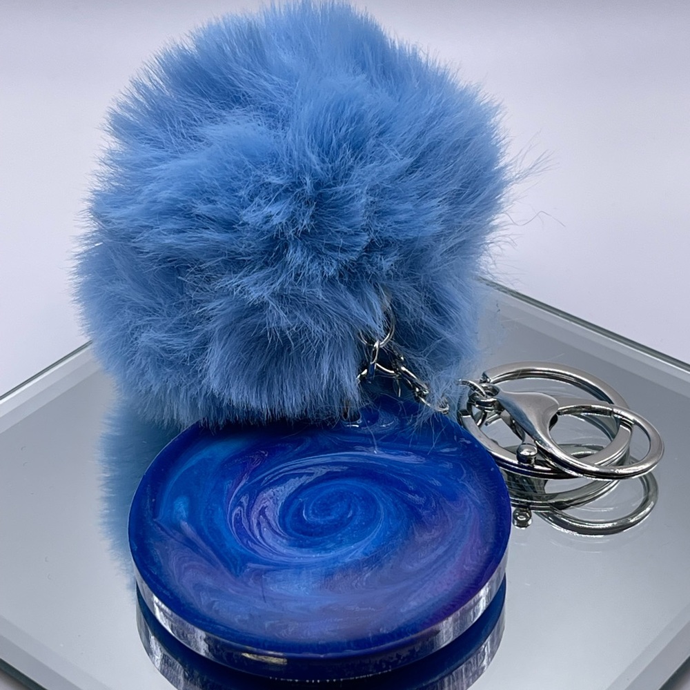 Handmade Resin Keychain - Picture 4 of 4